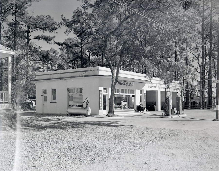 Early gas station on Coleman Avenue Waveland