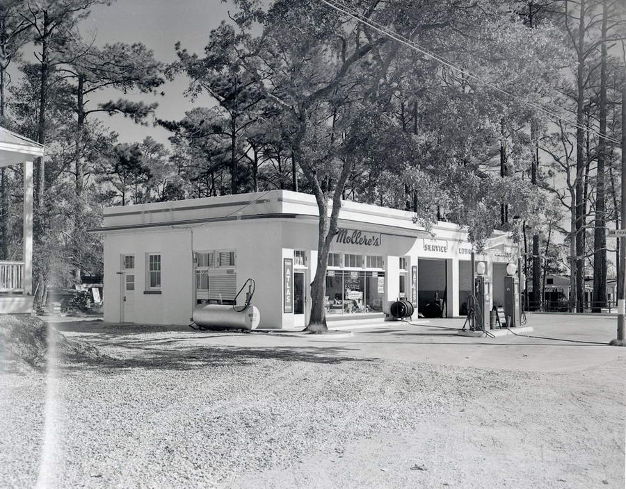 Early gas station on Coleman Avenue Waveland